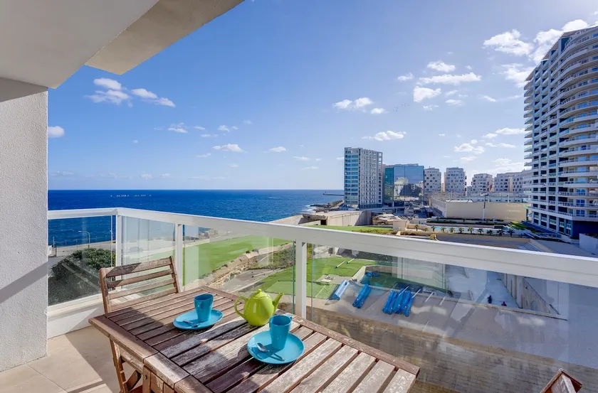 Apartment with Stunning Seaviews - Image 1