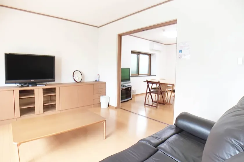Villa ●World Heritage, 12 minutes to IFVH Miyajimaguchi Station, excellent access to Itsukushima Shrine and the Atomic Bomb Dome! Maximum 16 guests - Image 1