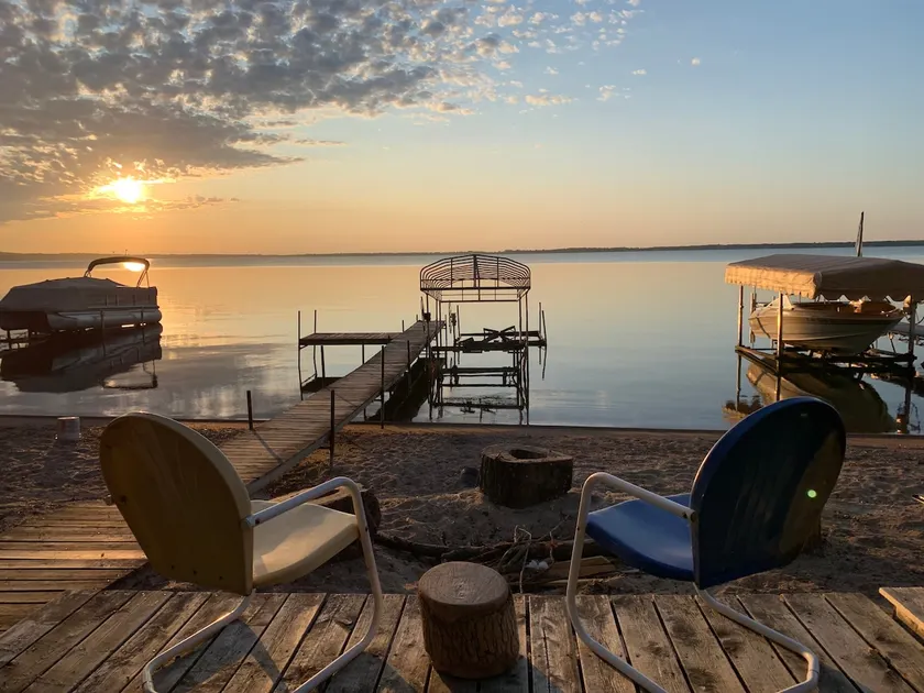 Charming family cottage on Green Lake. - Image 1