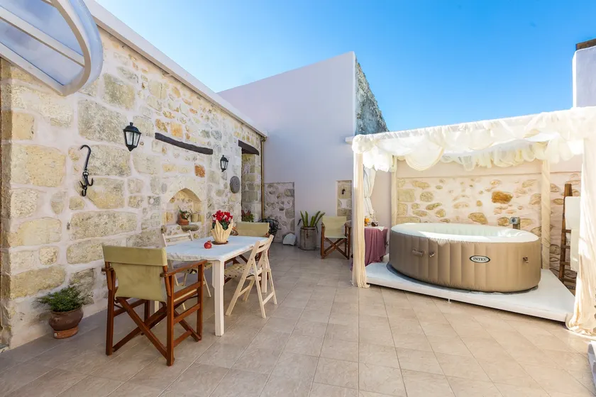 Tholos Home - Image 1