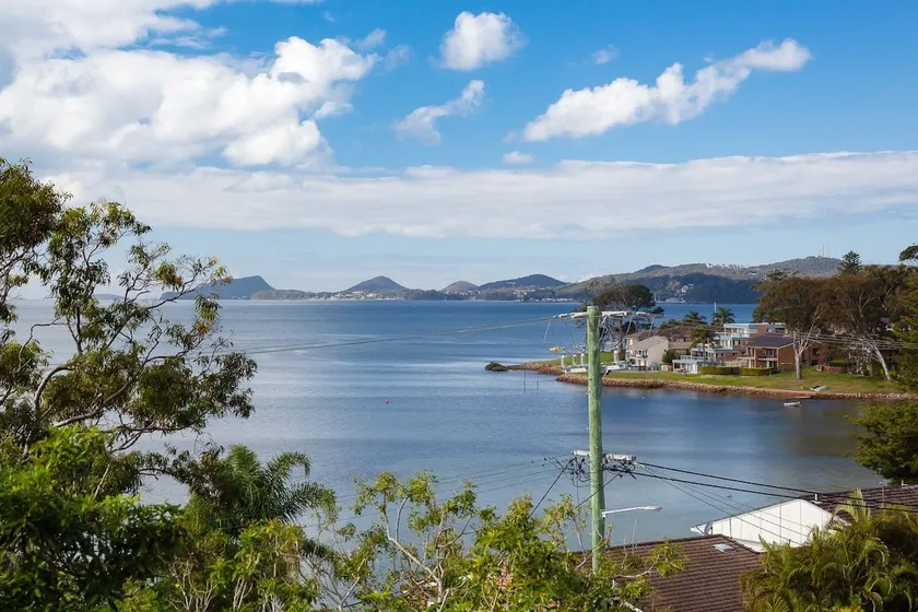 Iluka Stunning Air Conditioned house with WI FI and Water Views - Image 1