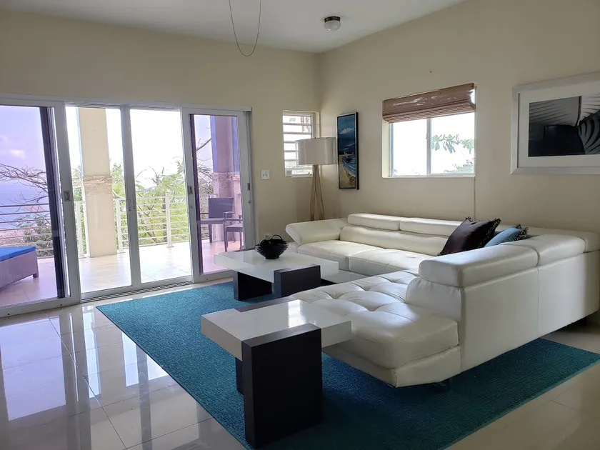 Villa Indigo Sunny 1BR Apartment in Private Gated Estate - Image 1