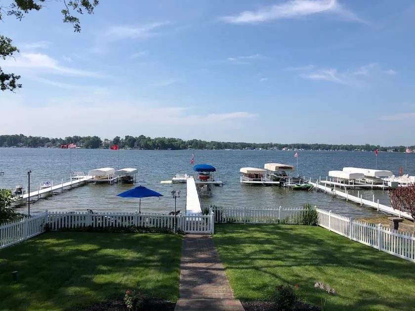 Endless Summer, a Relaxing Lakeside Retreat - Image 1