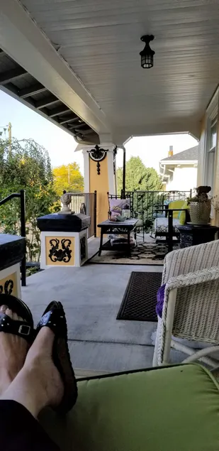Aphrodite Apartment 6th Ave *Hot Tub* Relaxing - Image 1