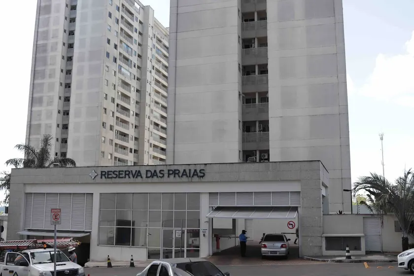 High-end apartment behind the Ponta Negra mall - Image 1