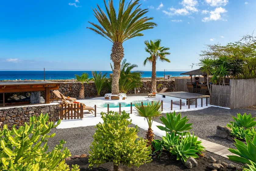 Eco Luxury Farmhouse, Private Pool, Beach. - Image 1