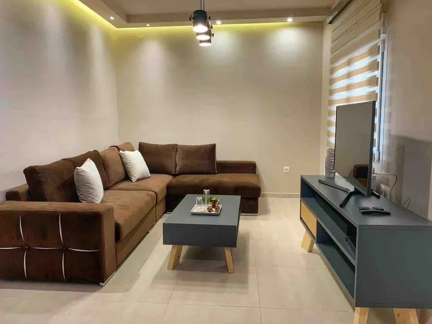 Petite Luxury Urban House - Image 1
