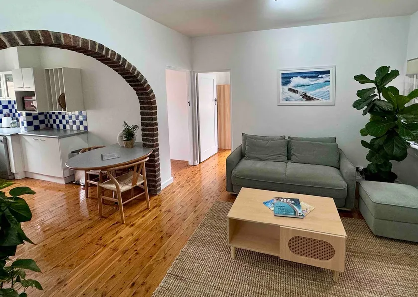 Art-Deco Heritage Apartment in the Heart of Bondi - Image 1