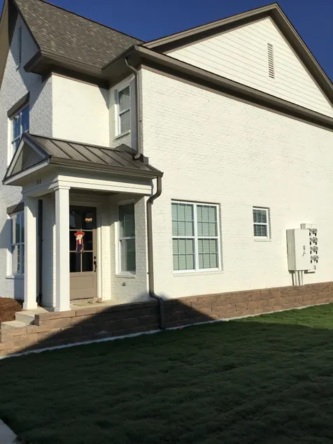 Oxford Condo-Minutes from Campus and Square - Image 1