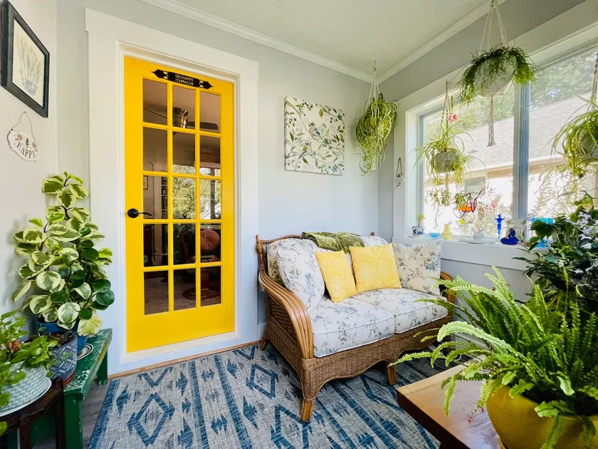 RetroLux Guest Suite 20 min to Downtown Baltimore - Image 1