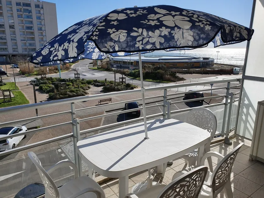 T1 bis located 50 meters from the beach - Image 1