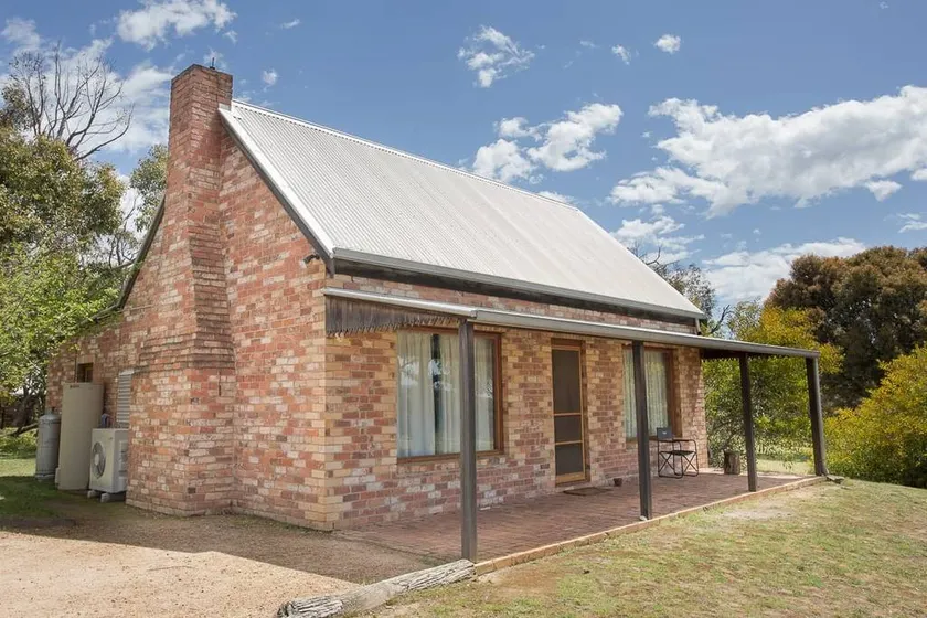 Redbrick Cottage - Image 1