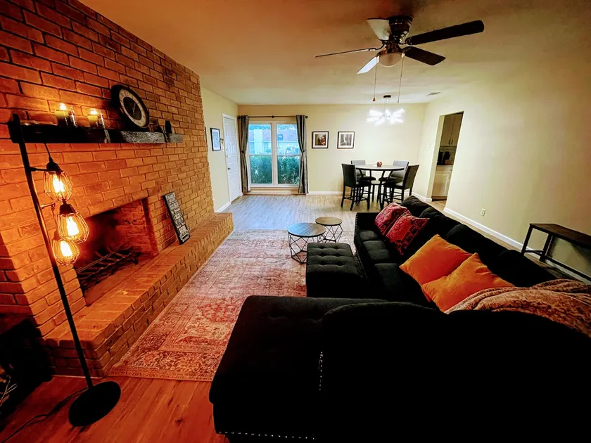 Modern 3BR Home | Fast WiFi | Central Temple - Image 1