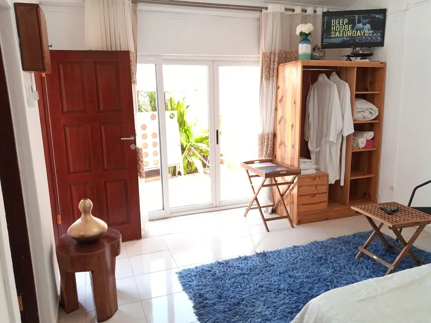 Self-catering Unit/Guesthouse with 2 rooms & pool - Image 1