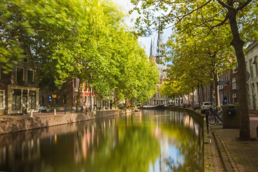 Comfortable canalhouse in historic setting - Image 1