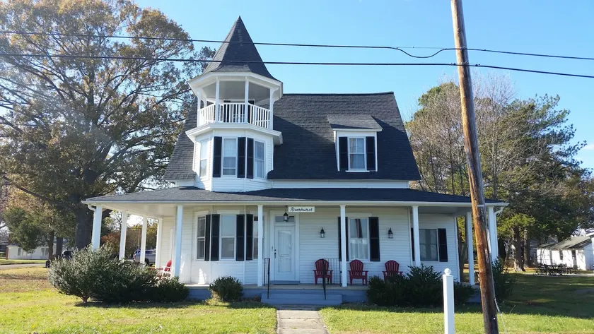 Riverhurst on the Potomac - Image 1