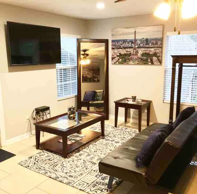 Welcome to Paradise. Private studio in Houston,TX. - Image 1