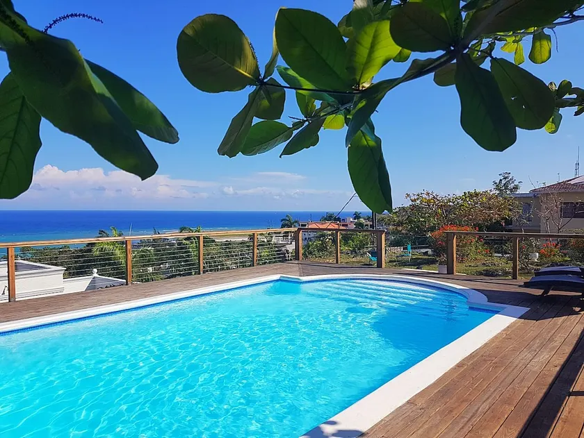 OceanView 2bedrooms,rooftop pool,AirCon throughout - Image 1