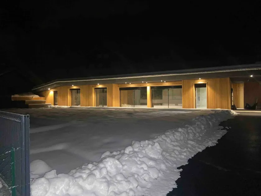 Private Hot Tub with Mountain View, Sauna, for 8 people - Image 1