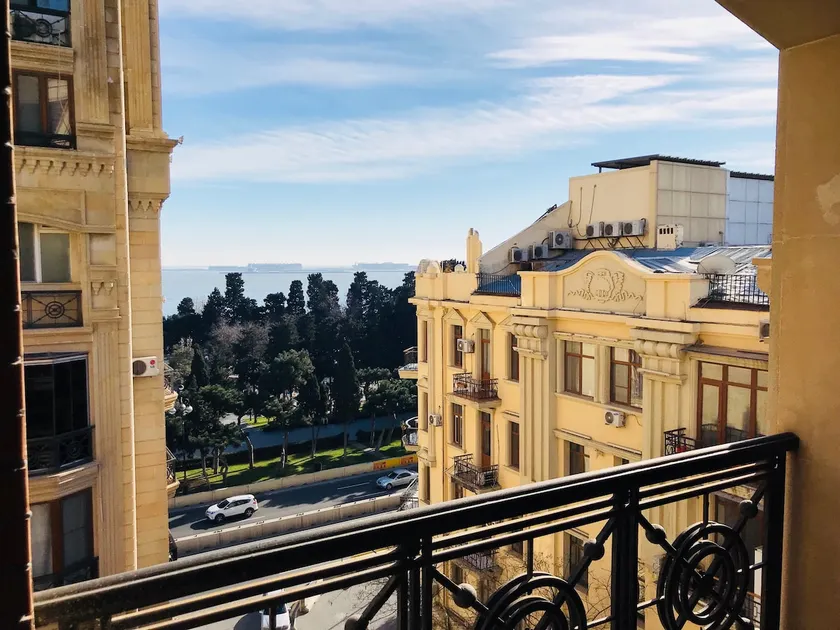 Extremely Central Flat with Perfect Panoramic View - Image 1