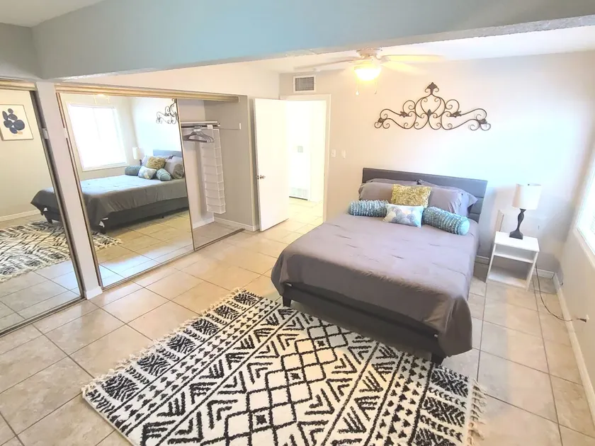 2 Bedroom Apt 5 min away from UMC & Texas Tech - Image 1