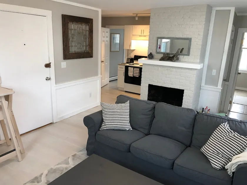 Cute, perfectly located downtown 1 bedroom parking - Image 1