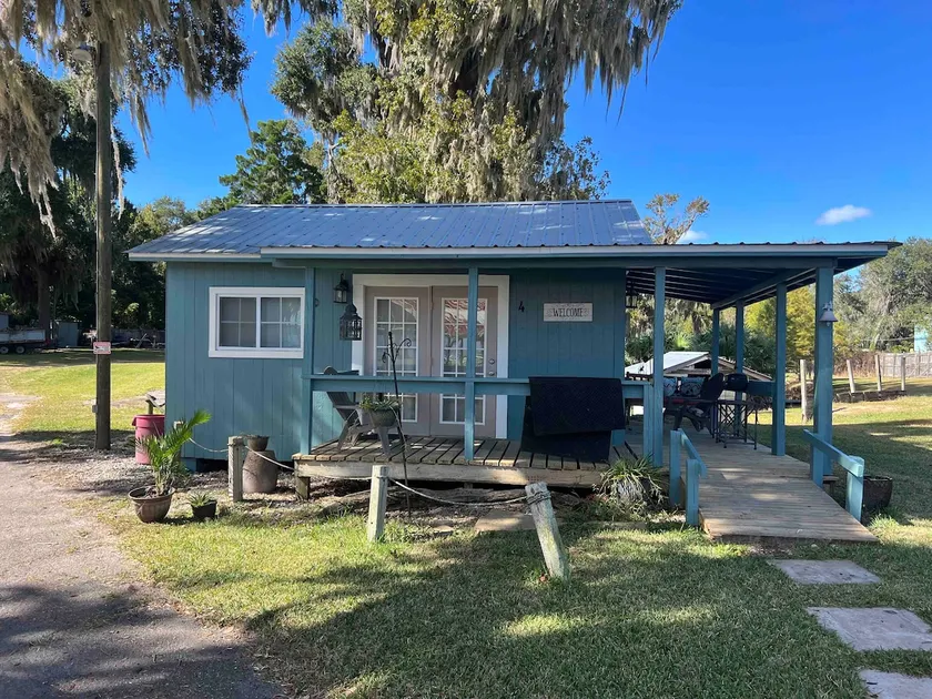 Lake Santa Fe Cottage Get Away (1 Room Studio) - Image 1