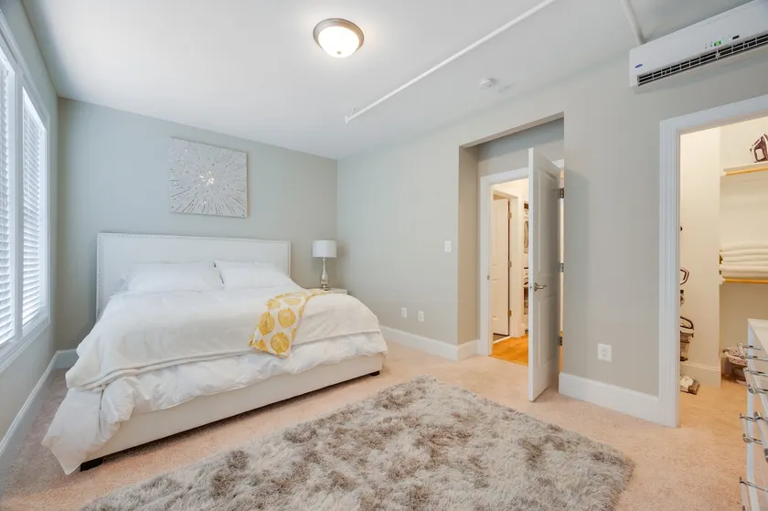 Private Apt-Old Town Alexandria-Self Check In - Image 1