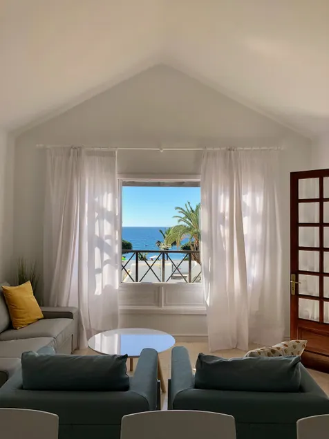 Pto del Carmen, Beachfront Cozy with Wifi & AC - Image 1