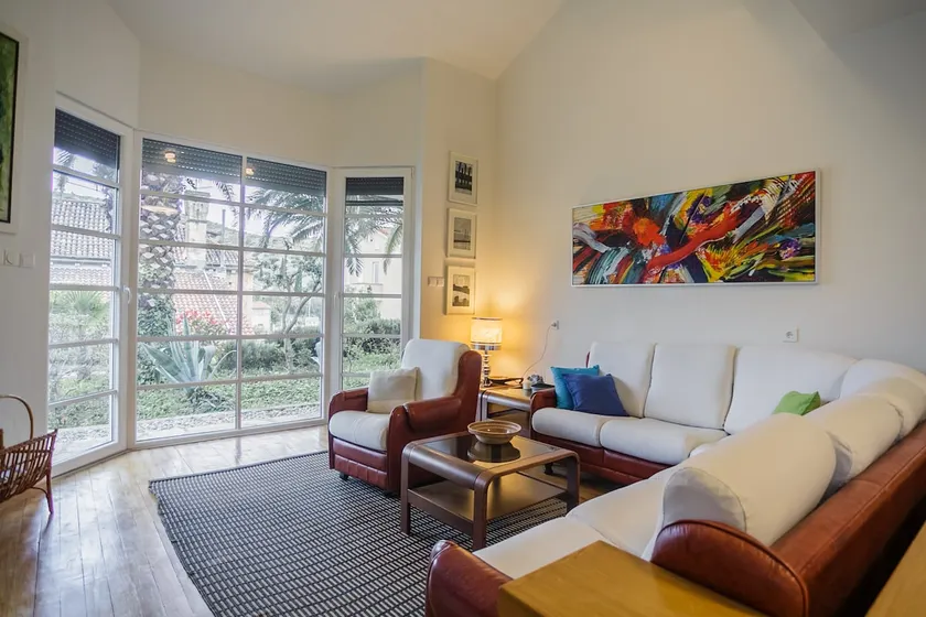 Holiday house MIA - Image 1