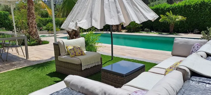 garden level with large terrace and pool - Image 1