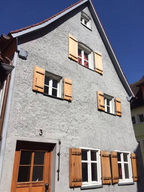 Vacation in a historic building - Image 1