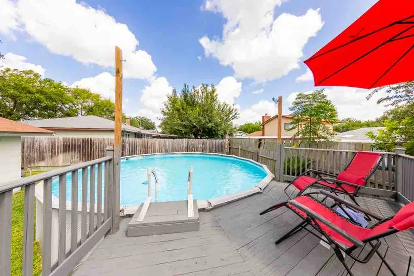 THREE PALMS 5BEDS & PRIVATE POOL - Image 1