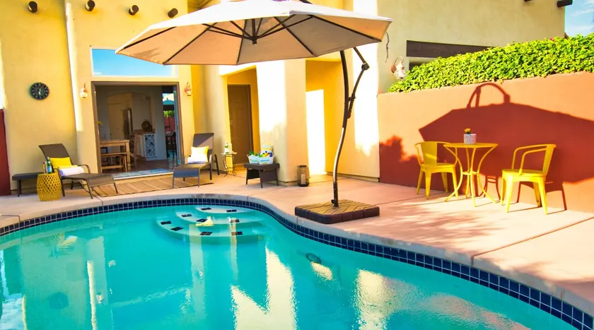 The Bottlebrush: Your Private Hideaway with Pool/Jacuzzi. 5-Star Hospitality! - Image 1