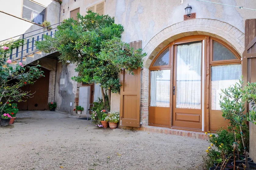 Entire apartment in Pau, Costa Brava - Image 1
