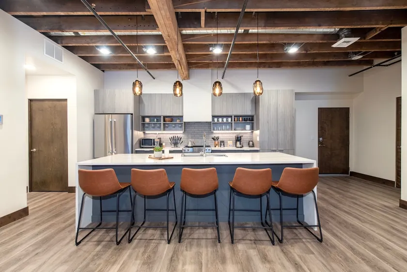 Walkable Downtown Loft w/ King Bed & Self Check in - Image 1