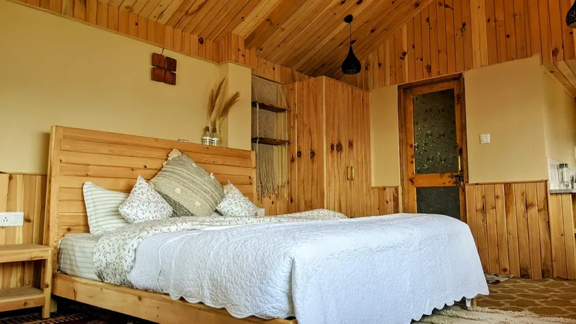 Dyar Koul (Attic) - Image 1