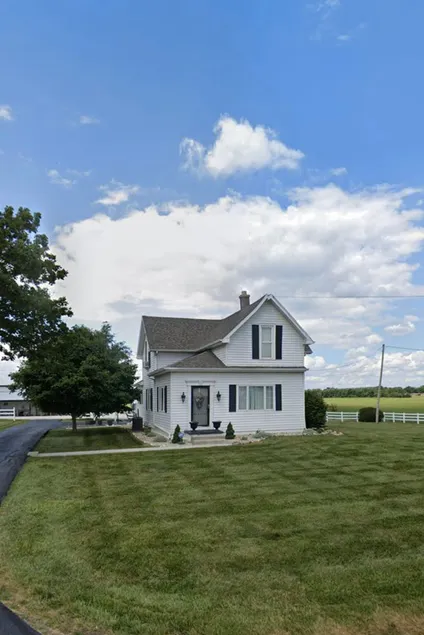 Modern farmhouse - Image 1