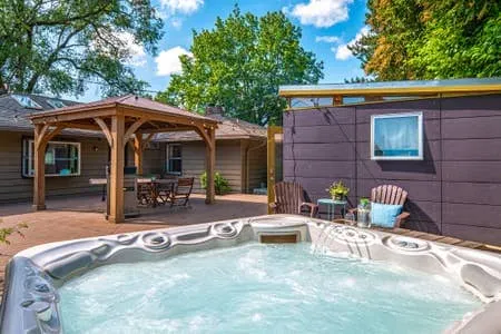 ✺ King Beds, Central Air, 7 Person Hot Tub✺ - Image 1