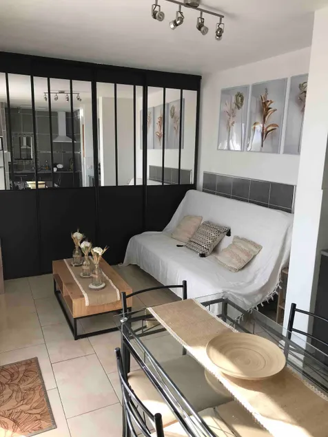 Air-conditioned apartment with jacuzzi, parking, garden, barbecue - Image 1
