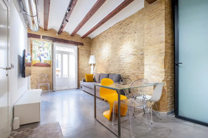 CENTRO VALENCIA. INDUSTRIAL LOFT IN HISTORIC BUILDING - Image 1