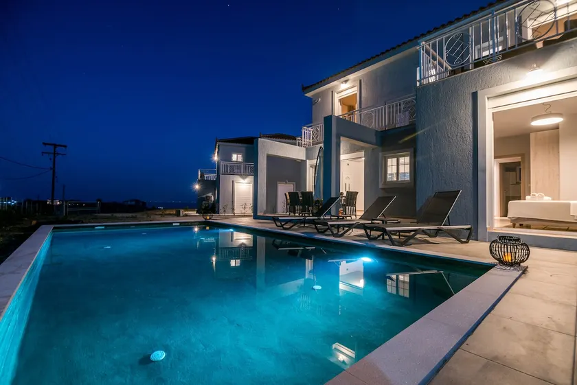 Villa Sole ★4 BR★Private Pool★Sea Views★Free Parking - Image 1