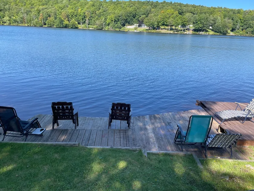 Colton Carvel Cottage with a Lake Front View - Image 1