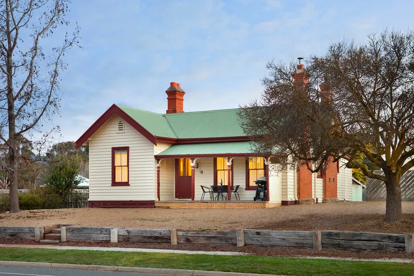 Summerfield Cottage - Image 1