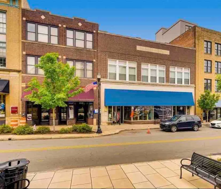 Comfy Loft Hideaway in the middle of Downtown - Image 1