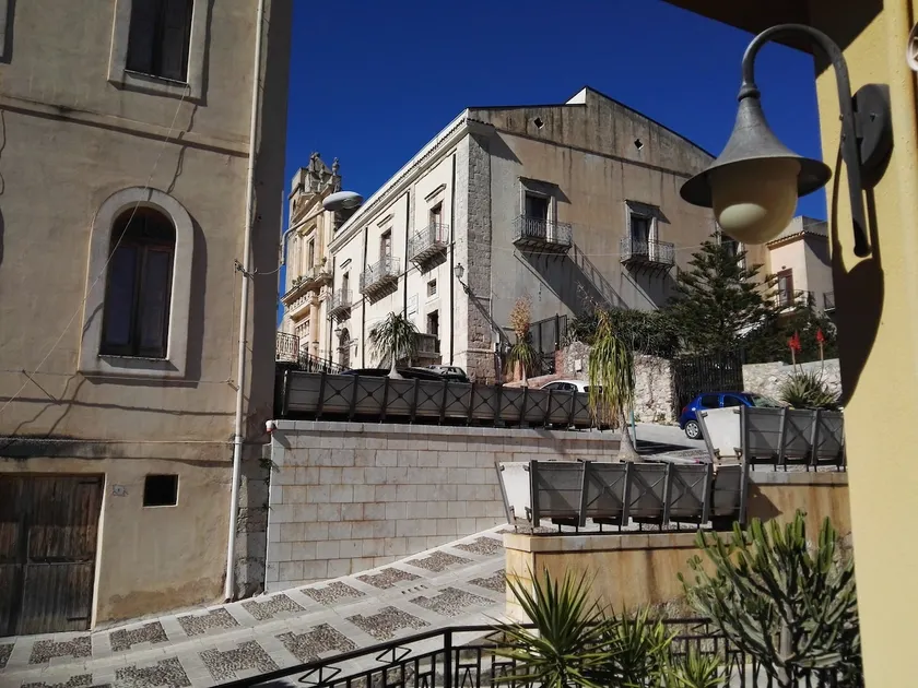 GRETA'S HOUSE - Image 1