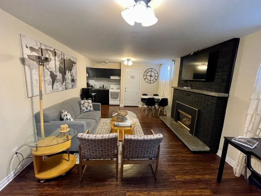 Cozy Little Suite in the middle of Stoney Creek - Image 1