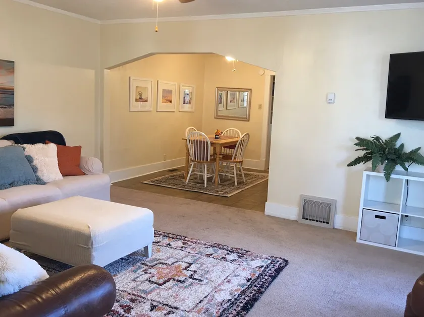 Bright and Spacious Duplex Near Downtown - Image 1