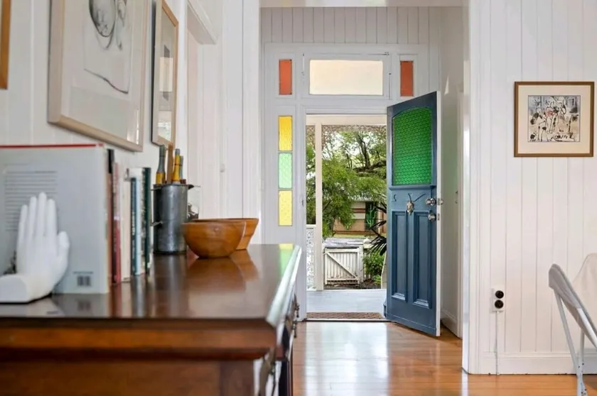 Open plan Cottage close to Queens Park & schools - Image 1