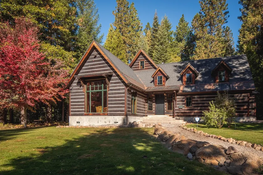 Deerhaven Mountain Hideaway ~ In Mount Shasta - Image 1
